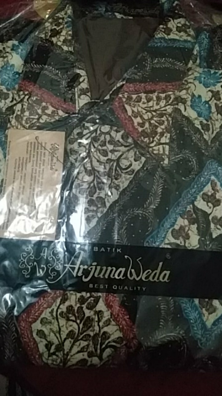 Arjuna Weda Kemeja Batik Belah Ketupat