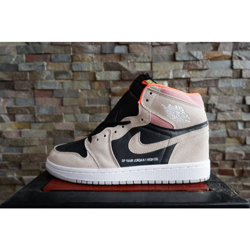 Sepatu second branded Jordan retro High OG grey Crimson