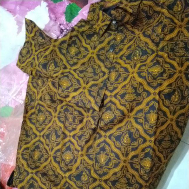 Kemeja Batik Pria Kencono Mungil Batik Solo Kemeja Pria Lengan Pendek Batik Modern Ori By Raja Sakti