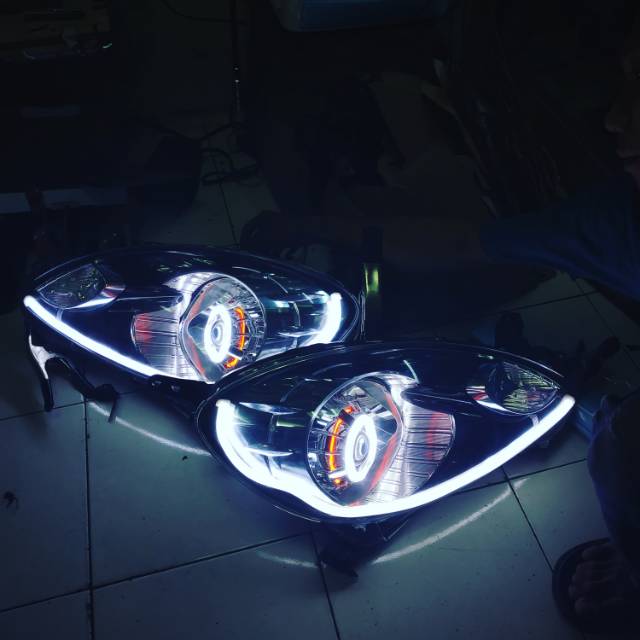 Lampu avanza mobilio agya calya sigra xenia custom headlmap mobil lainya