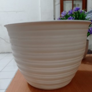 Pot Bunga Plastik Motif Sarang Tawon 21cm