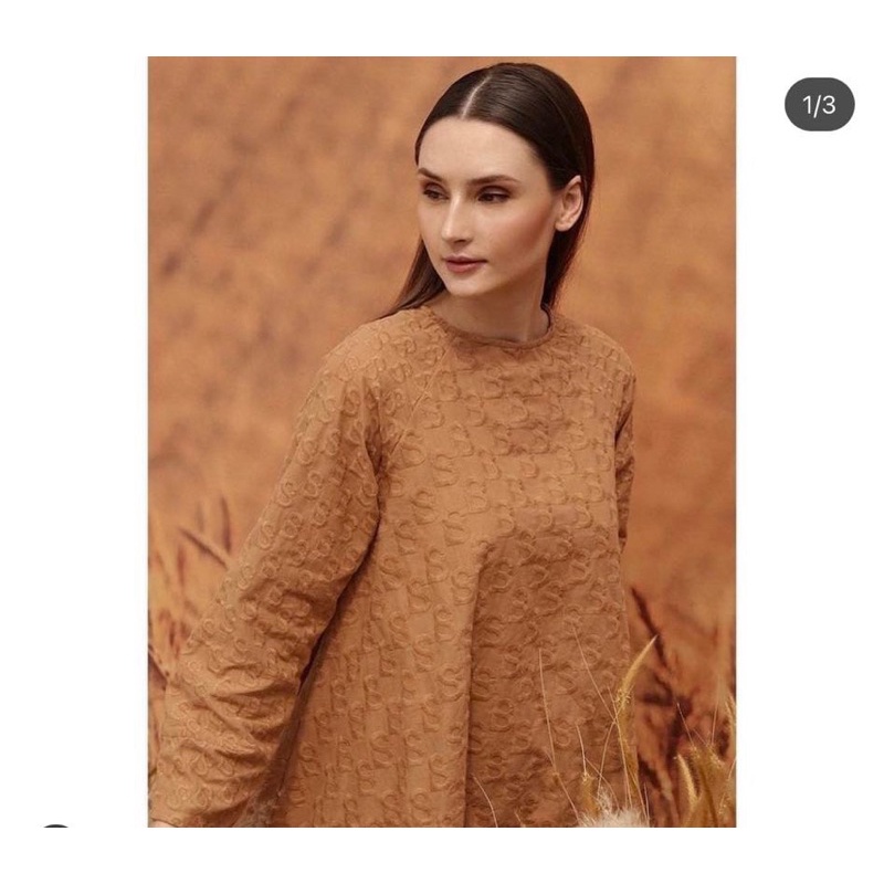 ELIZA TOP BENANG JARUM,BUTTONSCARVES