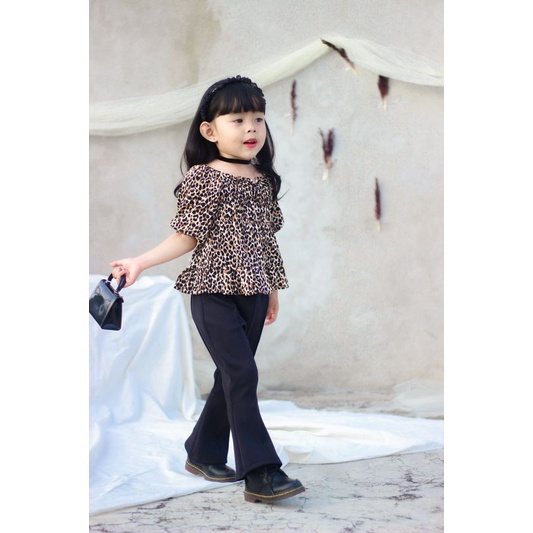 Ilona Top Atasan Anak model Sabrina Atasan Anak Perempuan Kekinian Korea Style | Crop Top | ILONA Blouse Bahan Katun Premium | Baju anak Perempuan Lengan Balon Lucu