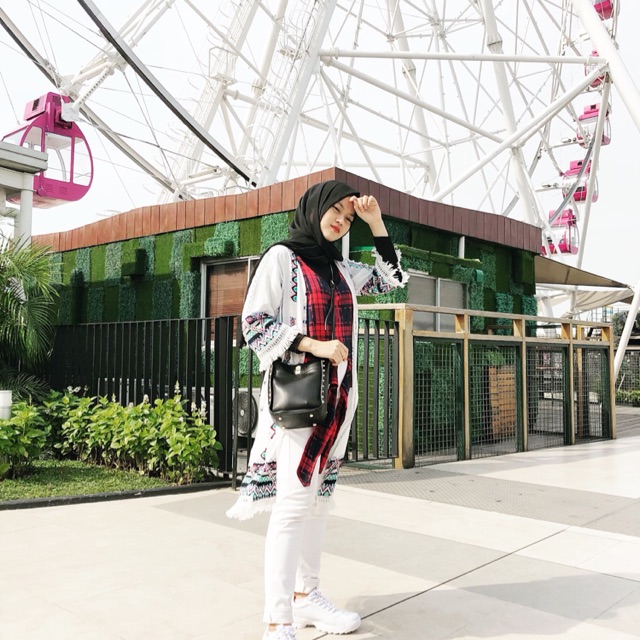 aryanipuspitasaridevi