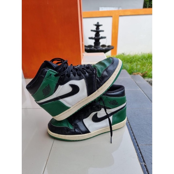 Air Jordan 1 Retro High OG Pine Green