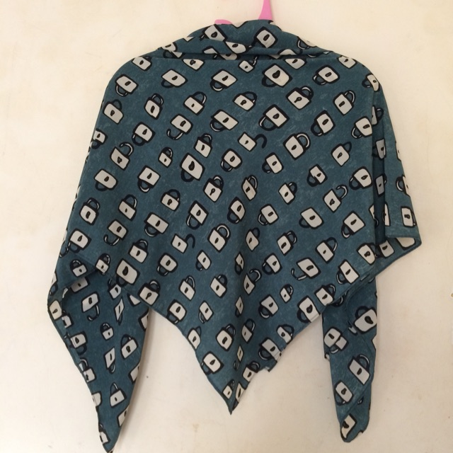 Hijab segiempat yoya