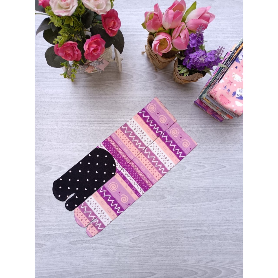 KAOS KAKI PRINTING MUSLIMAH DEWASA VERSI TELAPAK HITAM / KAOS KAKI JEMPOL PRINTING KAOS KAKI MUSLIMAH MOTIF-Motif 9