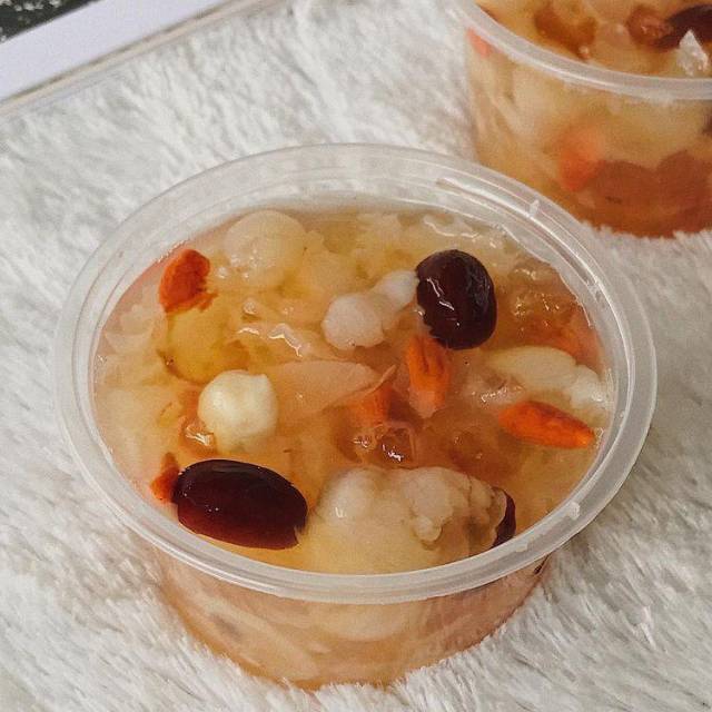 

Peach gum dessert