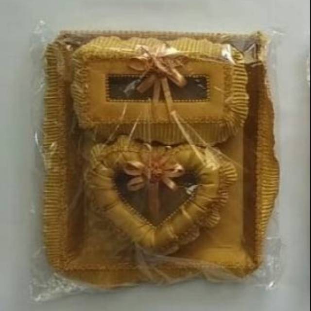 Kotak hantaran tempat mahar uang dan perhiasan