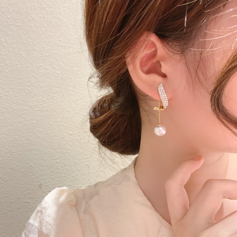 Anting Tusuk Gantung Bahan Sterling Silver 925 Hias Mutiara + Berlian Gaya Korea Untuk Wanita