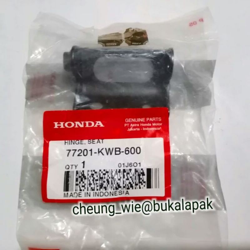 77201KWB600 Plat engsel jok depan only Honda Blade ori AHM