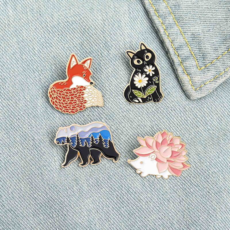 Bros Pin Enamel Desain Kartun Hewan Hutan Rubah Kucing Beruang Landak Untuk Hadiah Anak