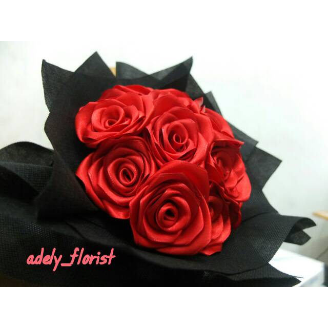 Bunga Valentine/Bunga Wisuda/Bunga Anniversary/Bunga Abadi/Red Rose/Flower Satin/Bouquet/Buket