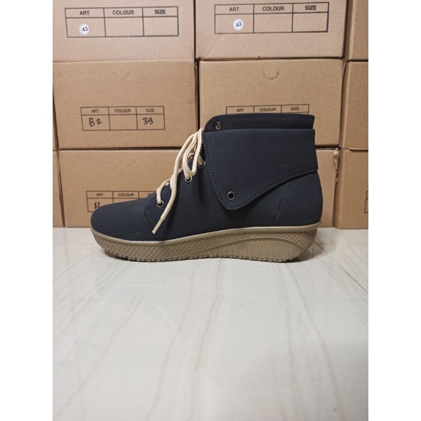 sepatu boots wanita murah / sepatu boots cewek / sepatu boot wedges / sepatu boot perempuan