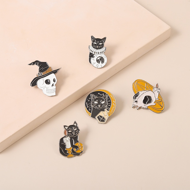 Qihebros Pin Enamel Desain Tengkorak Kucing Magic 5 Gaya Pasang Kerah