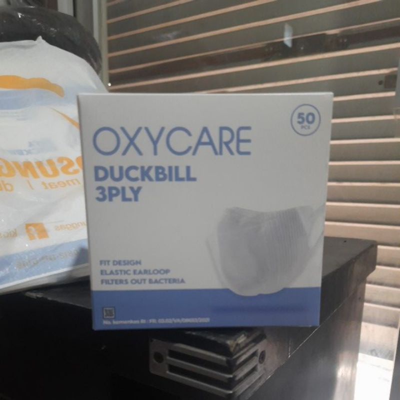 Masker Duckbill 3ply Embors Tali Pipih Premium Oxycare Hitam Putih 1 Box isi 50 / Facemask Korea