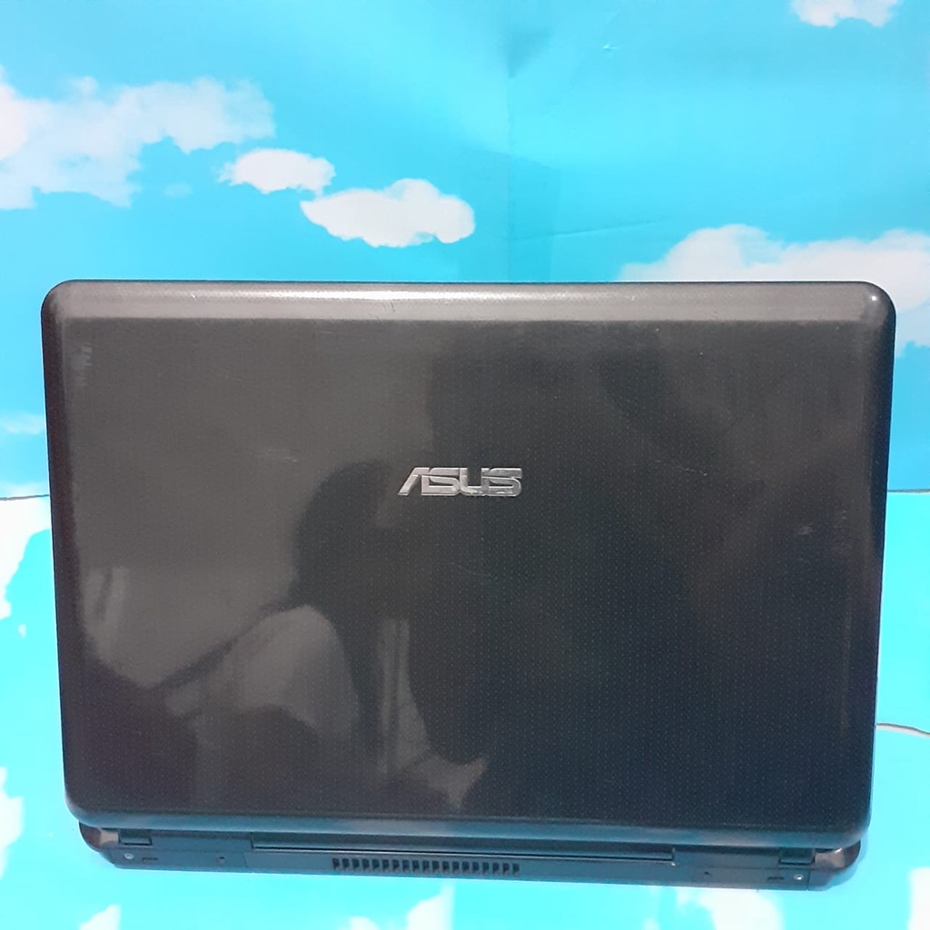 laptop asus 14 inc leptop second seken bagus mulus warna hitam RAM 3gb