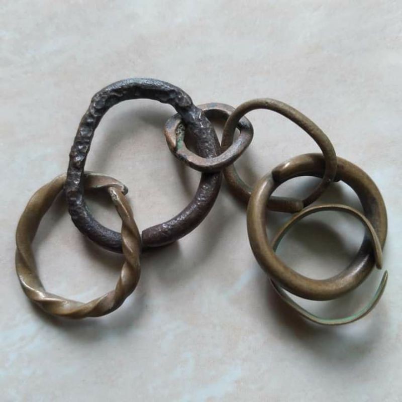 Untaian Aksesoris Gelang Kalung Kuno Temuan Sungai Bengawan Solo - A