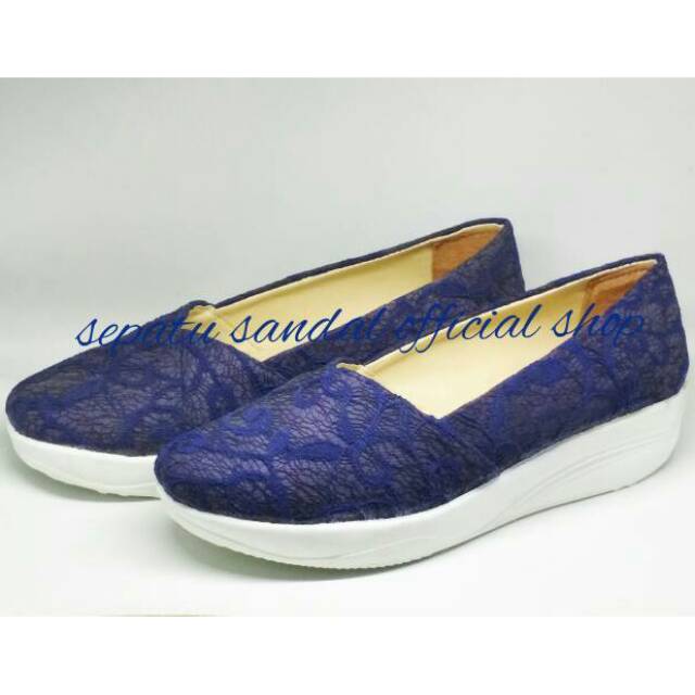 Slip on brukat AA BK55 isepatui iwanitai tinggi 5cm iShopeei Slip on brukat AA BK55 isepatui iwanitai tinggi 5cm iShopeei