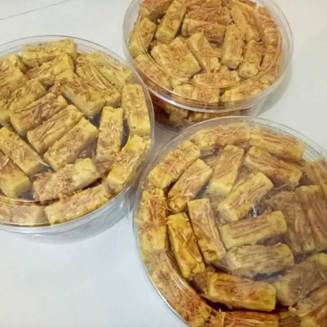 

Kue nastar, keju untuk persiapan acara besar