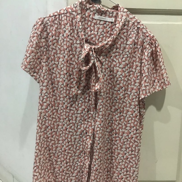 Preloved Accent Top Atasan Kerja Wanita