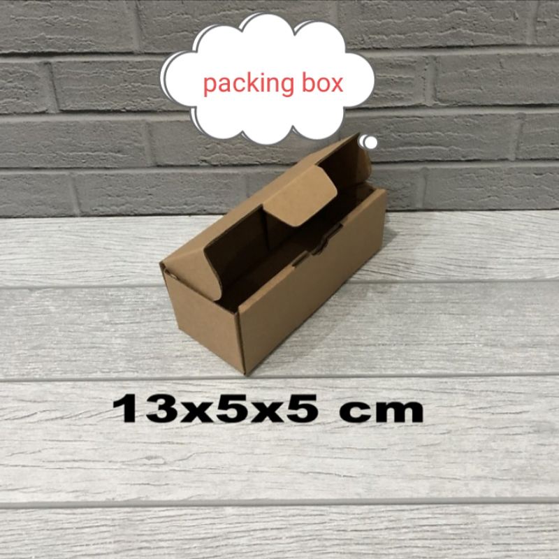 

karton/kardus uk.13x5x5cm.bahan model diecut cocok buat packing barang,buruan pesan karena pesanan yg masuk langsung Kami proses gak pake lama.