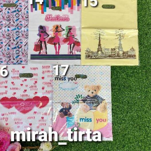 ❤❤ Kantong plong motif besar 35x45 .kantong kresek online .Kantong plastik plong pond olshop