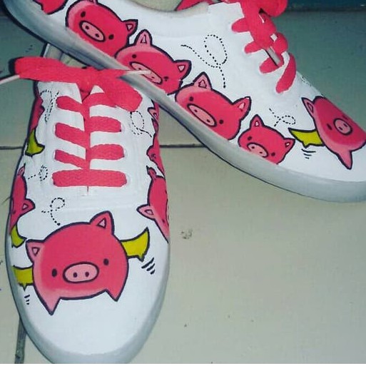 

SEPATU LUKIS BEBAS DESAIN CUSTOM NAMA GAMBAR KUALITAS RAPI CEPAT 79