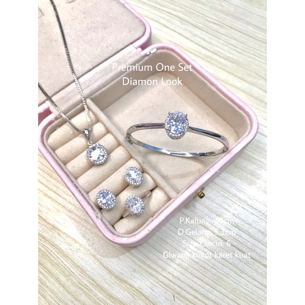 Perhiasan Satu Set Wanita Simple Elegant Perhiasan Cantik Perhiasan Imitasi Lapis Emas Titanium Perh