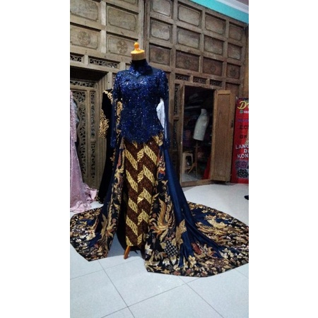 kebaya pengantin atasan & ekor motip jarik & rok.
