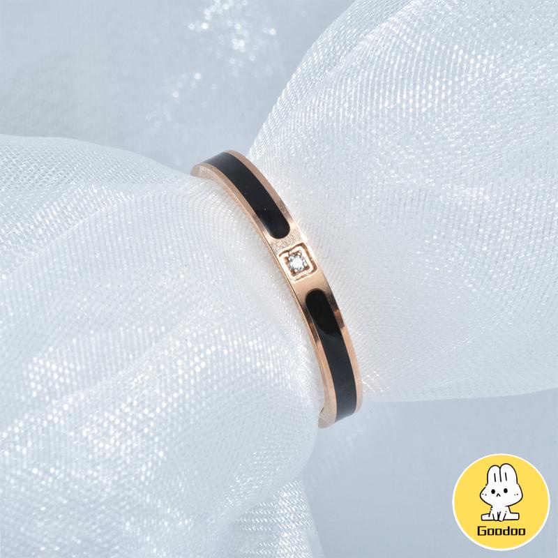 Cincin Wanita Titanium Stainless Steel Aksen Berlian Imitasi untuk Pria / Wanita Cincin hitam -Doo