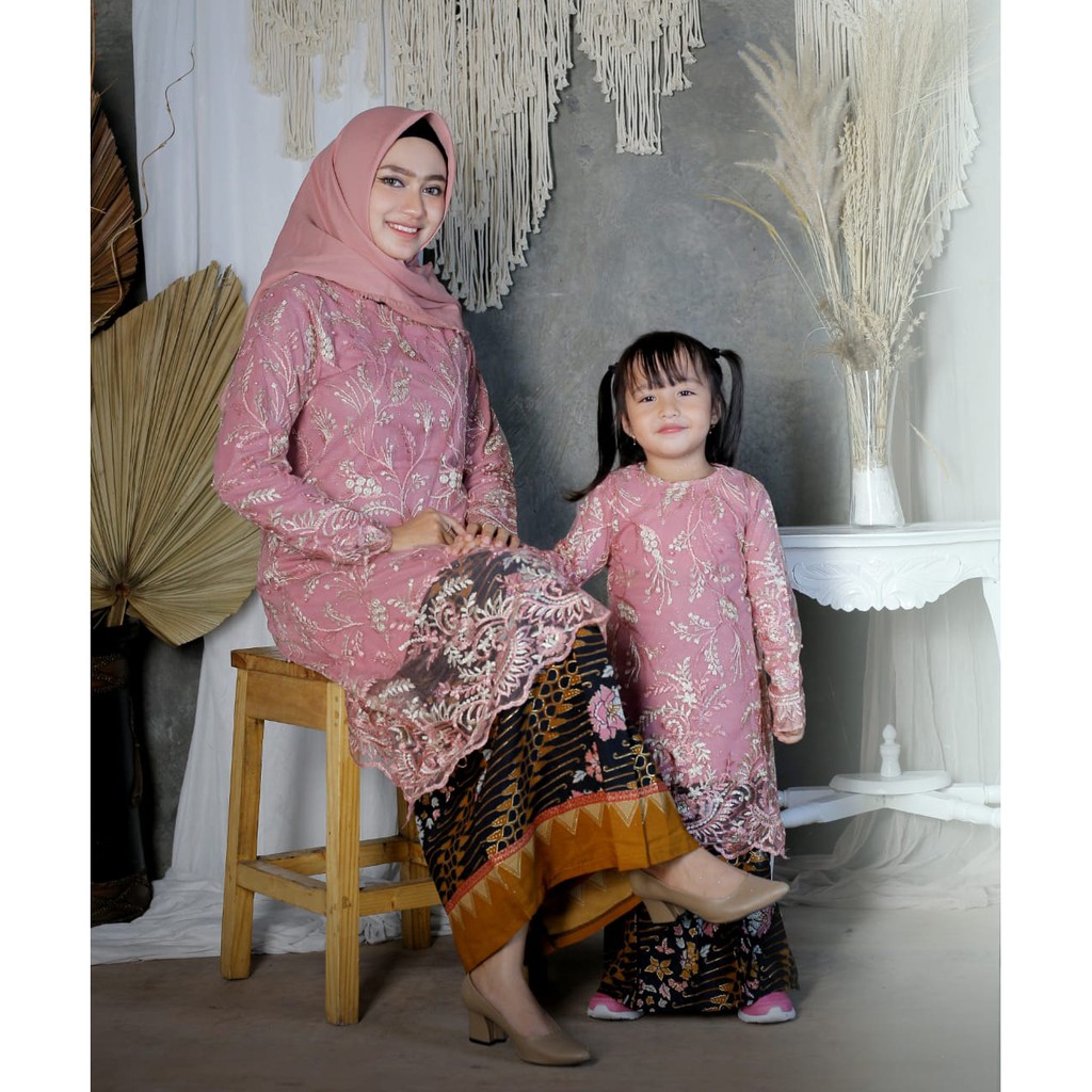 Jual Kebaya Couple Ibu Dan Anak Tulle Bordir Terbaru Indonesia Shopee Indonesia
