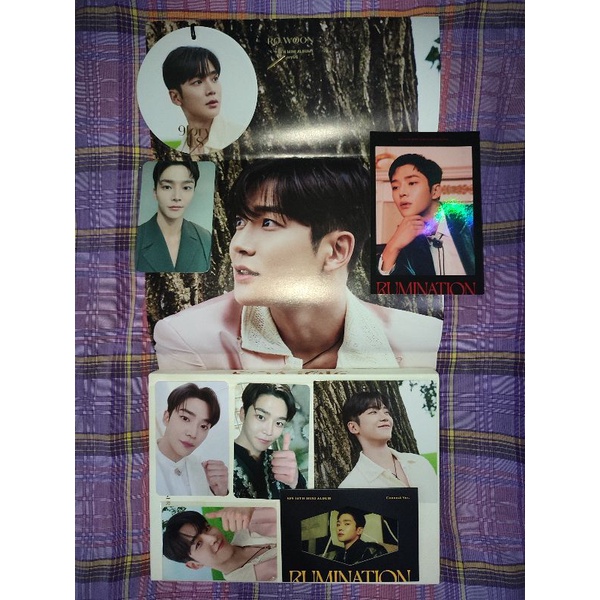 sf9 rowoon : 9loryus golden set + 5 another rowoon items (photocard/postcard)