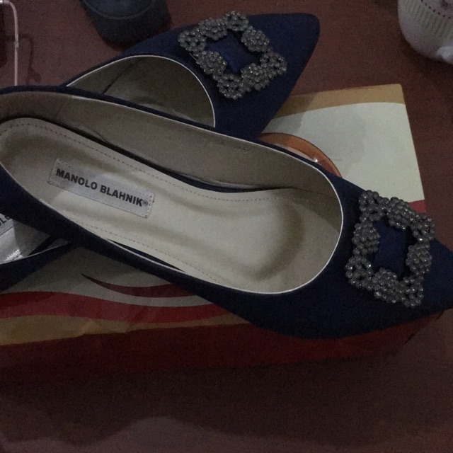 Sepatu wanita murah Manolo blahnik hangisi flat shoes