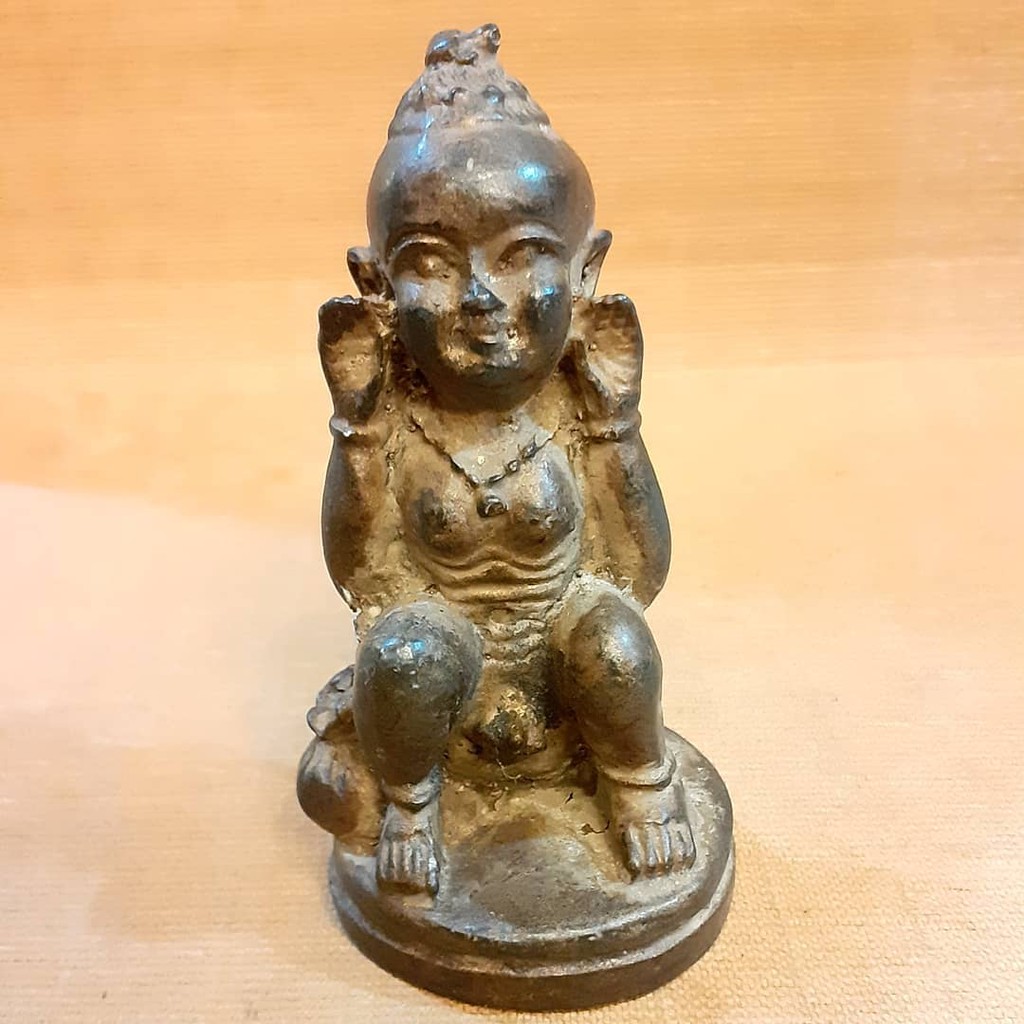 Patung Gumantong Bamboo