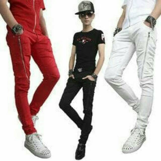 cel@n@ kulit pria. NHG 579