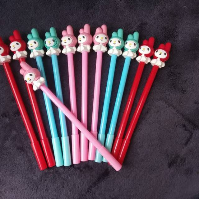 

Pulpen gel karakter random