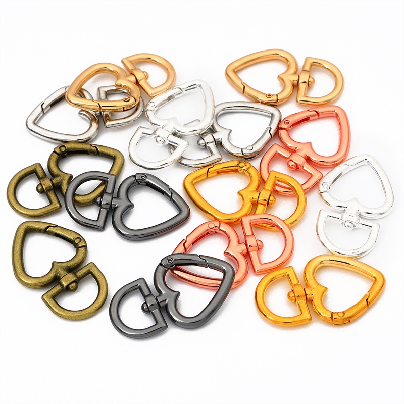 2pcs Kait Carabiner Bentuk Hati Bahan Metal Untuk Gantungan Kunci / Tas / Sabuk / Perhiasan DIY