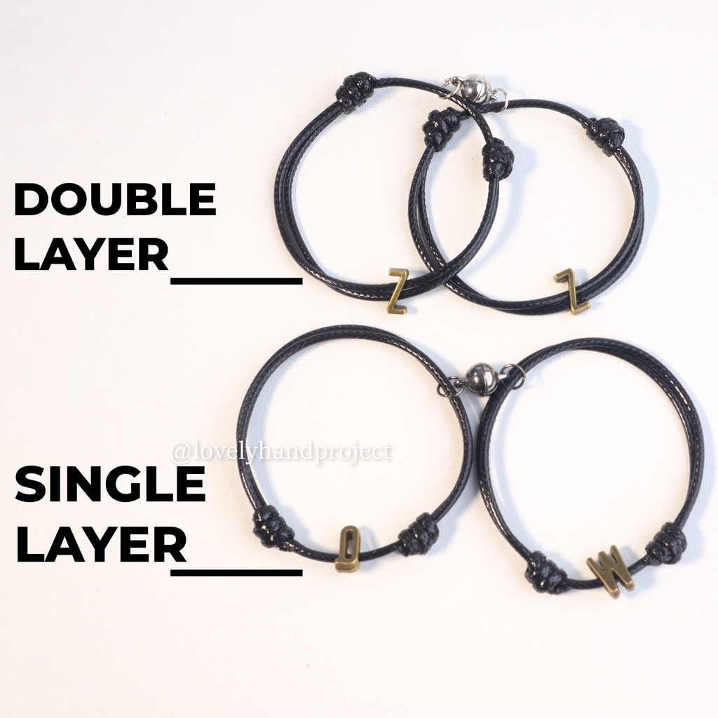 (2pcs) Gelang Couple Magnet Huruf Inisial Nama Bahan Logam Bronze Doubel Layer Tali Korea Anti Air Warna Hitam Abjad Bronze Couple Pasangan Aksesoris Fashion Waterproof A-Z Gaya Vintage