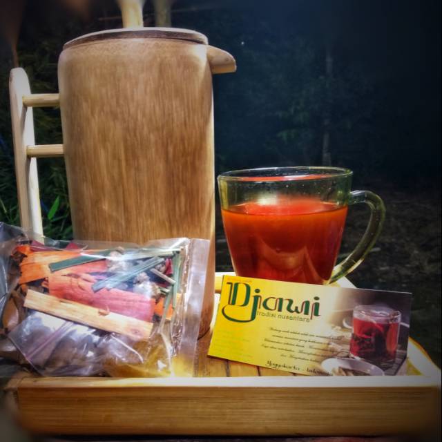 

wedang uwuh, minuman khas jogja yg diracik dari bahan herbal dan rempah tradisional, 1pack isi 10bks