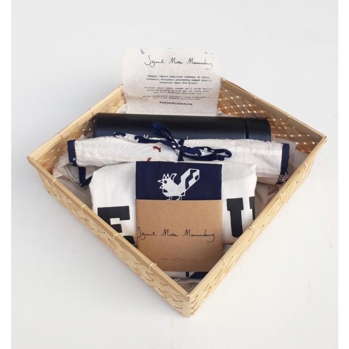 

CUSTOM HADIAH BINGKISAN KADO GIFT SET BOX SEJAUH MATA MEMANDANG SD456SD5