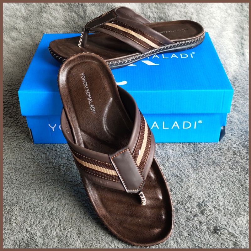 HARGA PROMO.. SANDAL PRIA YONGKI KOMALADI. SANDAL YONGKI KOMALADI. SANDAL KEREN. SANDAL PRIA ORIGINA