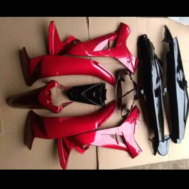 Cover body halus vega R new merah