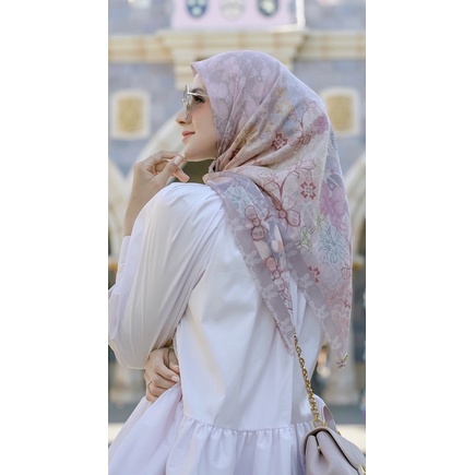 the dream park Viola buttonscarves