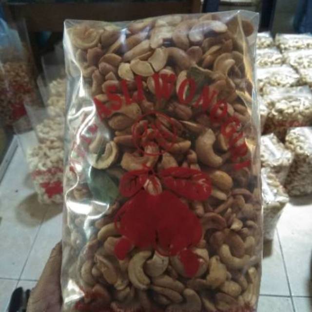 

1KG KACANG METE GORENG MEDE BELAH METE PECAH