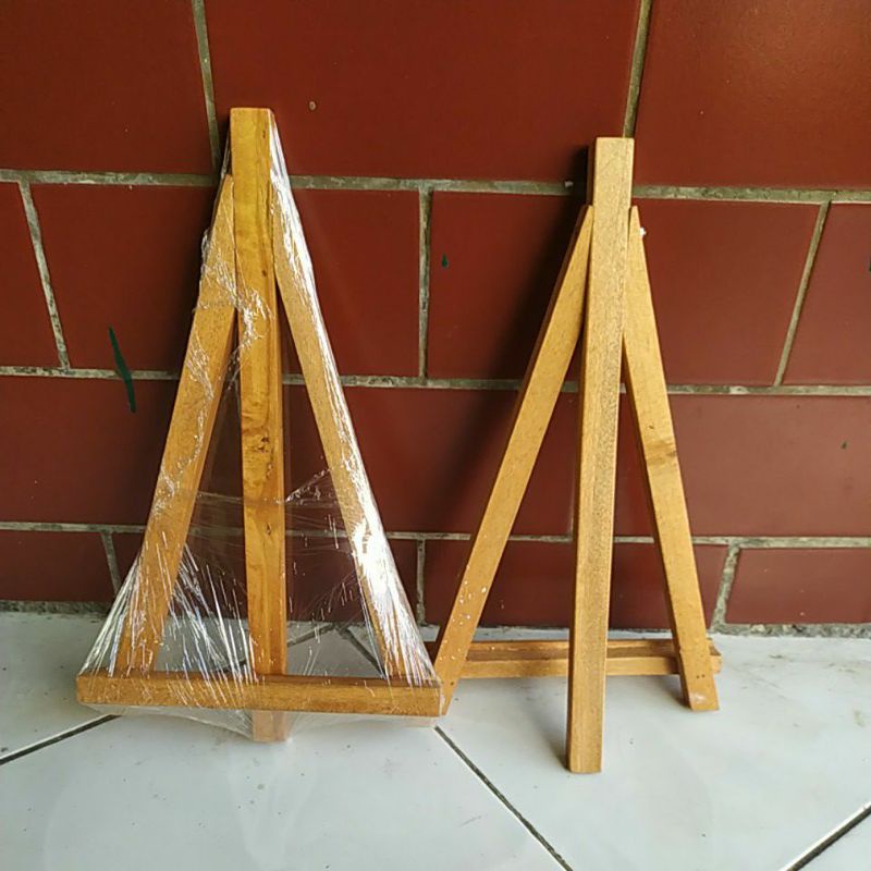 easel/standlukis