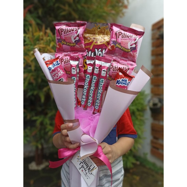 BUKET SNACK BUKET ULTAH SNACK WISUDA ( SUDAH PACKING KARDUS)