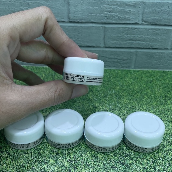 Bening Skincare Dr Oky Pratama Paket Brightening Terbaik (Free Gift) Benings Skincare - Benings Clinic Paket Pencerah-KRIM NETRAL 2,5GR