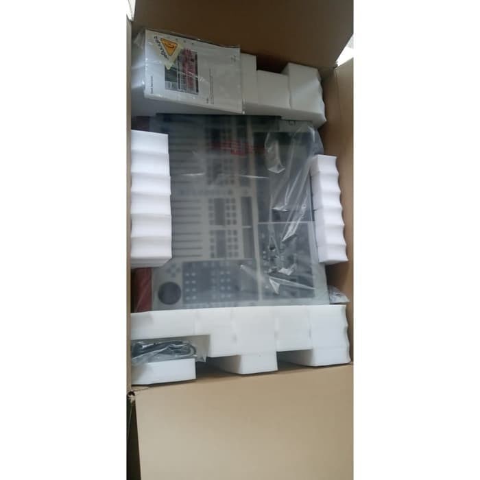 MIXER BEHRINGER WING 48