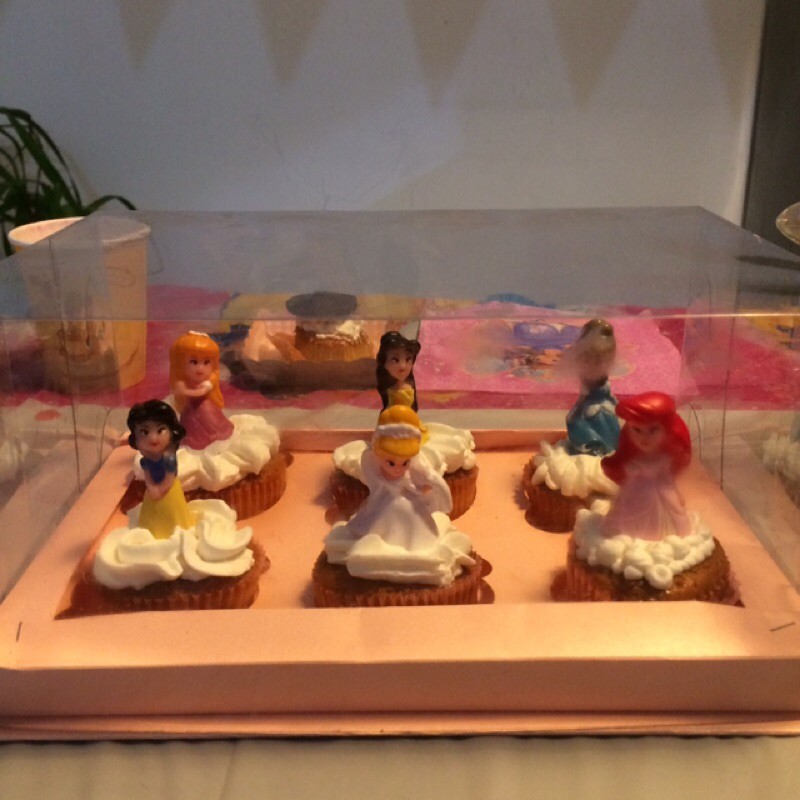 

cup cake ultah & hampers